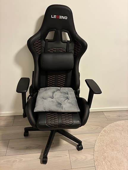 Gamingstol NIBE – nästan nyskick (nypris 3299 kr)