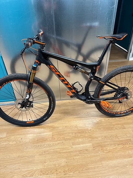 Scott Spark 700 SL – kolfiber