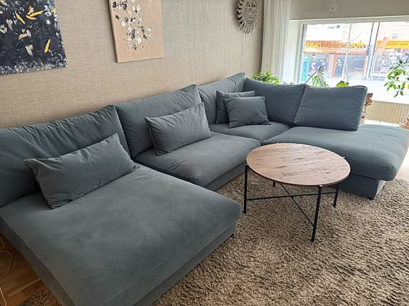 Stor härlig soffa med 2 divaner!