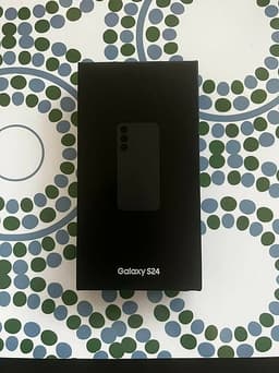 Samsung Galaxy S24 smartphone 128 GB