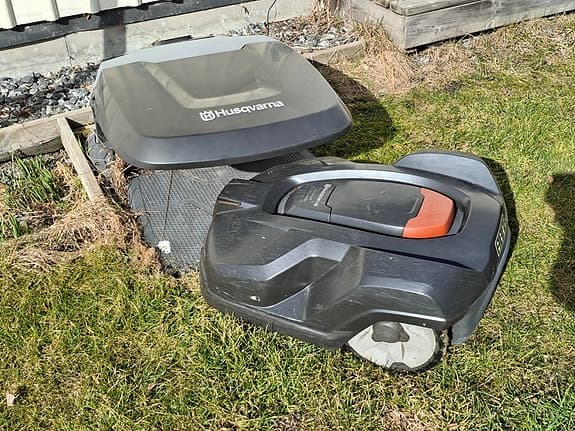 Husqvarna Automower 320 inkl garage