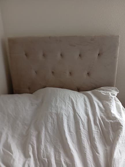 Mio sänggavel beige tyg