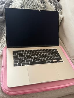 MacBook Air 15” M3 (2024) – 24GB RAM / 512GB SSD – som ny.