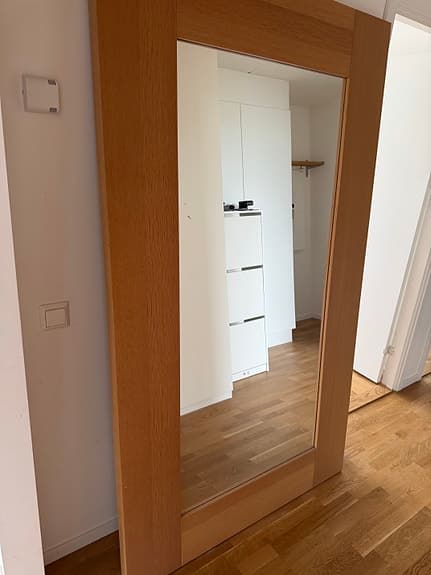 BoConcept spegel med träram