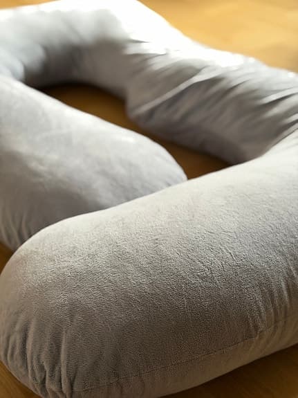 Gravidkudde kroppskudde U-formad grå