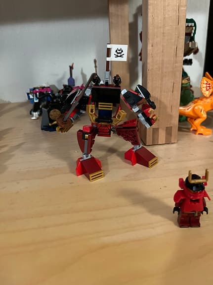 LEGO Ninjago robot med minifigur röd