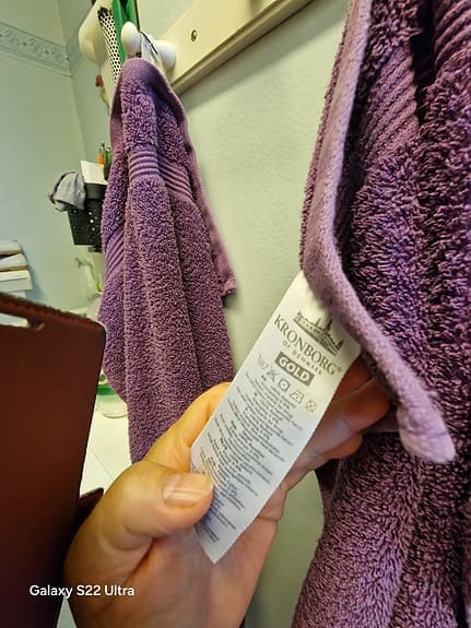 två badhanddukar och 3 handukar