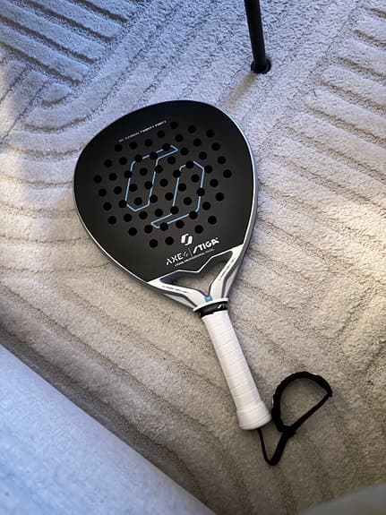 Stiga Axe 4 Hybrid padelracket
