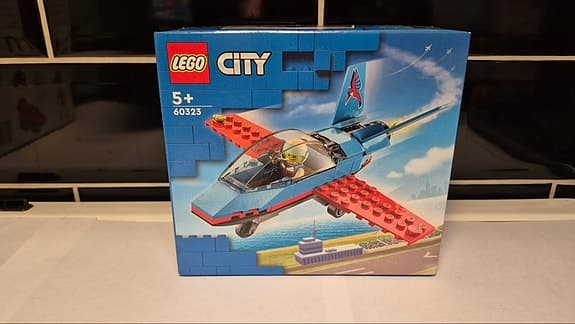 Lego City 60323 Stuntplan Oöppnad
