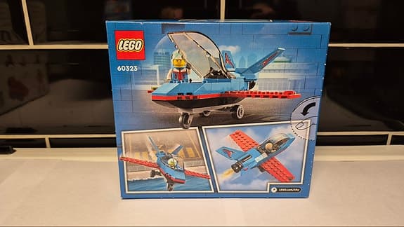 Lego City 60323 Stuntplan Oöppnad