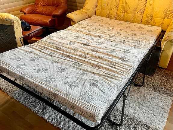 Mycket bra o fin bäddsoffa, säng 120x200 cm