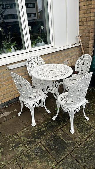 Trädgårdsgrupp bord och 4 stolar vit metall