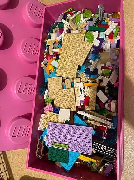 Blandad låda med lego från Friends serien