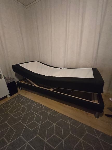 Jysk ställbar säng