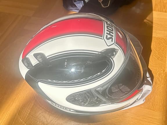 Shoei integralhjälm röd vit svart