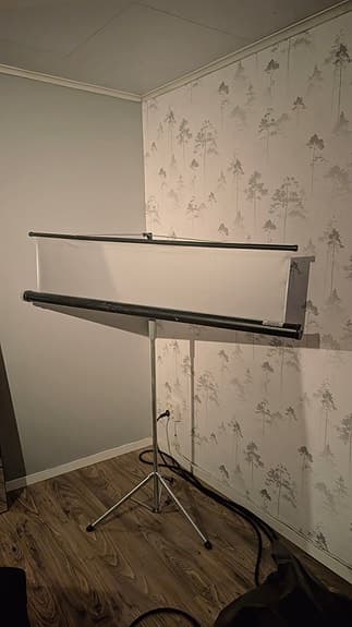 Projektorduk på stativ