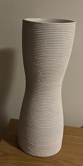 Stilren vit vas