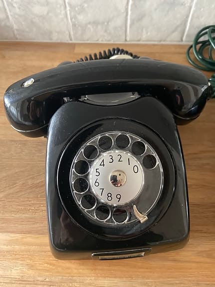 Televerket Dialog telefoner med nummerskiva, tillverkad 1962-1972