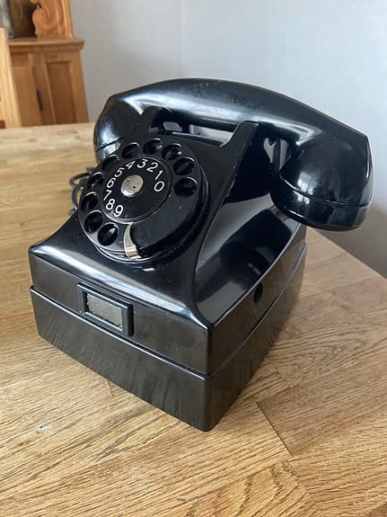 Bakelit telefon från LM Ericsson 1930-talet