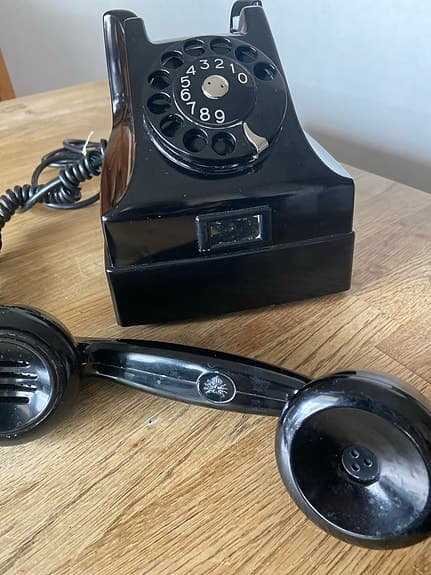 Bakelit telefon från LM Ericsson 1930-talet