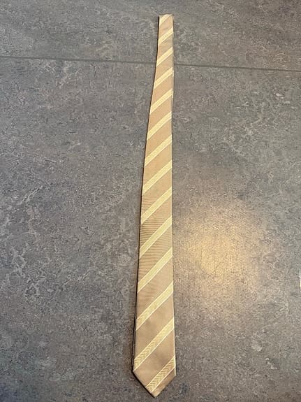 Herrslips beige med diagonala ränder