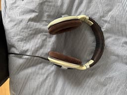 Sennheiser over-ear hörlurar kabelanslutna beige brun