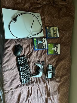Sony Playstation 5 spelkonsol vit med handkontroll spel och tillbehör