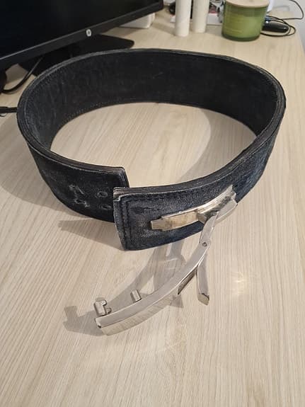 Chained Nutrition tyngdlyftar bälte svart