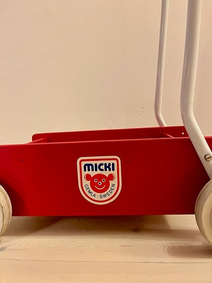 Micki lära- gå-vagn & dockvagn – klassiska original i fint skick