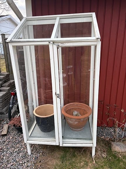 Väggväxthus mindre modell trä