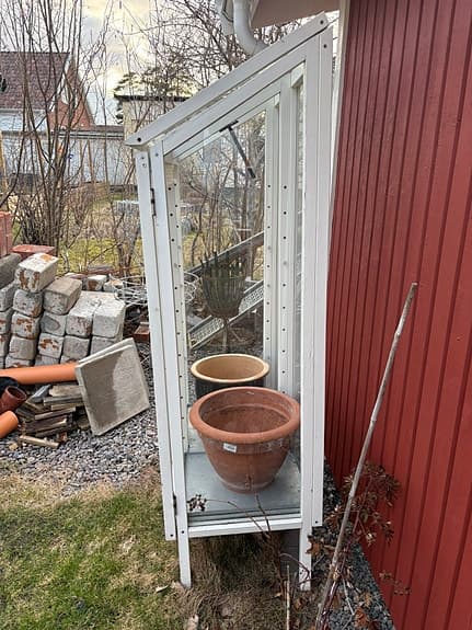 Väggväxthus mindre modell trä