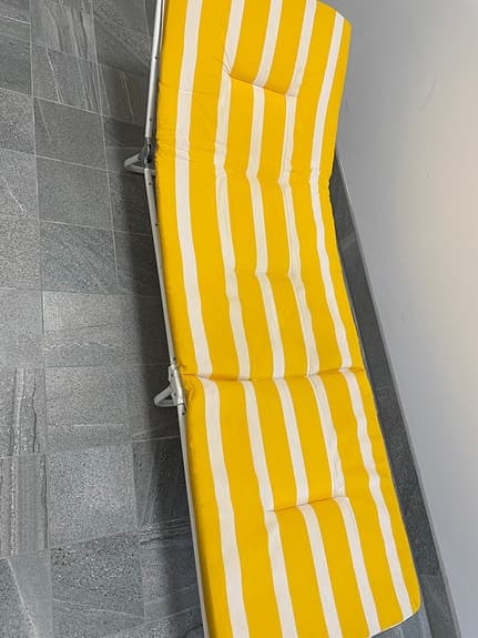Hopfällbar solsäng