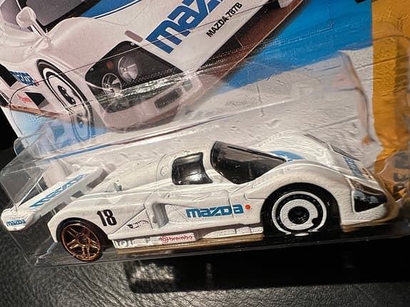 Hot Wheels Mazda 787B leksaksbil vit