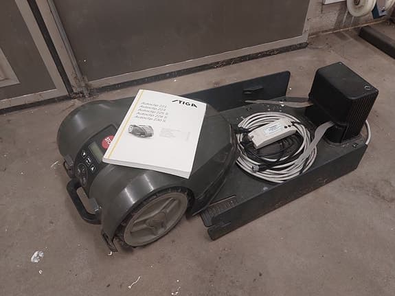Stiga autoclip 223 robotgräsklippare