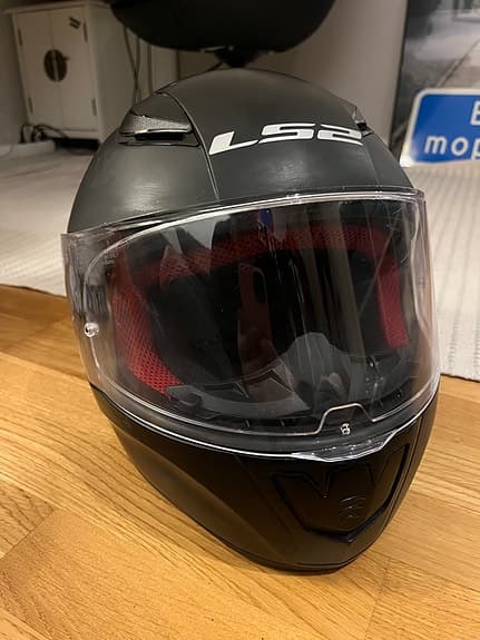 LS2 integralhjälm S 55–56 cm svart