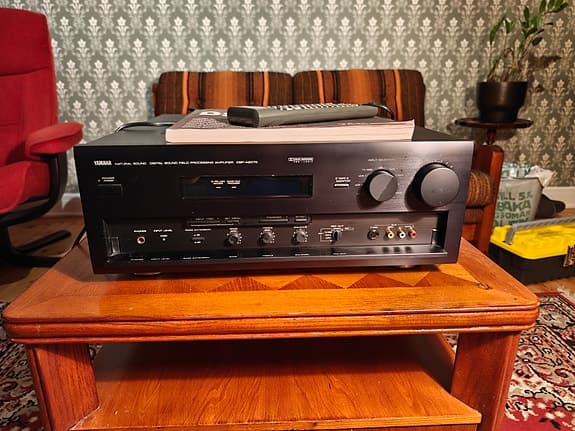 Yamaha DSP-A2070 förstärkare