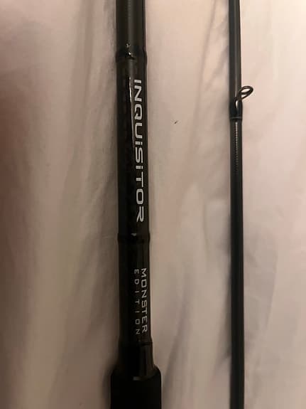 Inquisitor Monster Edition haspelspö med rulle svart