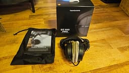 Beyerdynamic DT 990 Pro 250 Ohm hörlurar svart