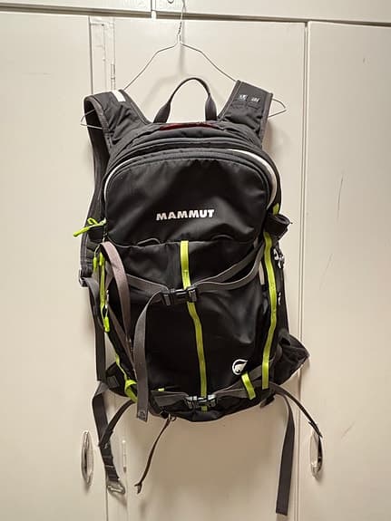 Lavinryggsäck mammut flip removable airbag 3.0 + spade & sond
