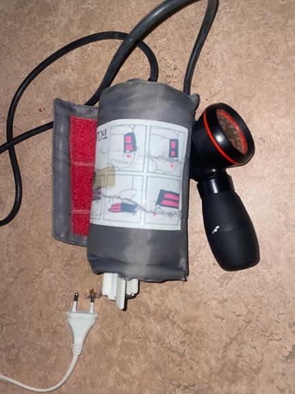 Blodtrycksmätare med manschett och manometer