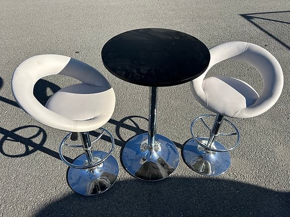 Bar stol och bord