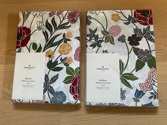 Två nya Borganäs Midsommar Multi bäddset flerfärgad blommig 150x210 cm