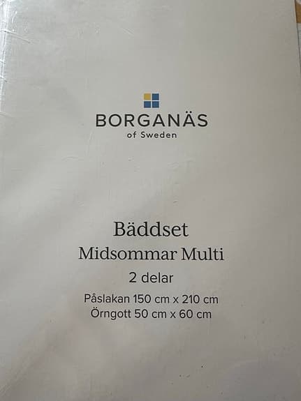 Två nya Borganäs Midsommar Multi bäddset flerfärgad blommig 150x210 cm