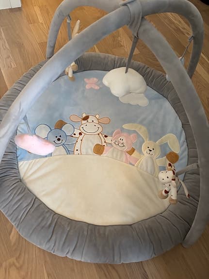 Teddykompaniet babygym grå med mjuka figurer
