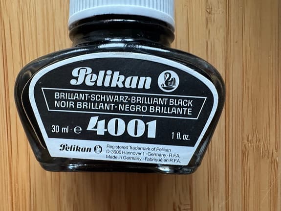 Oöppnad Vintage. Pelikan 4001 bläckflaska briljant svart.