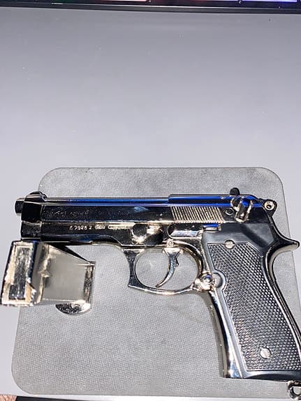 Replika pistol 92F silverfärgad
