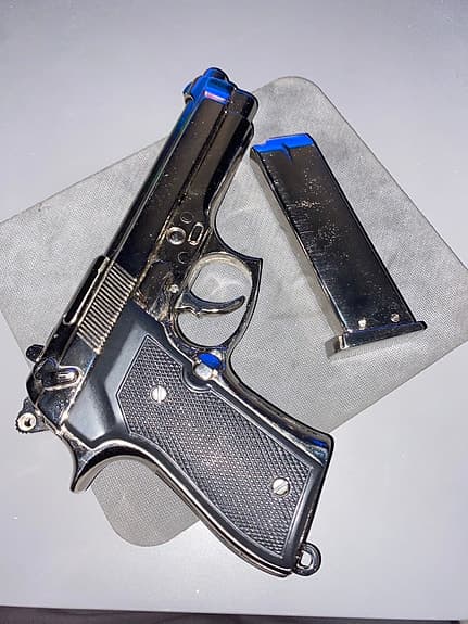 Replika pistol 92F silverfärgad