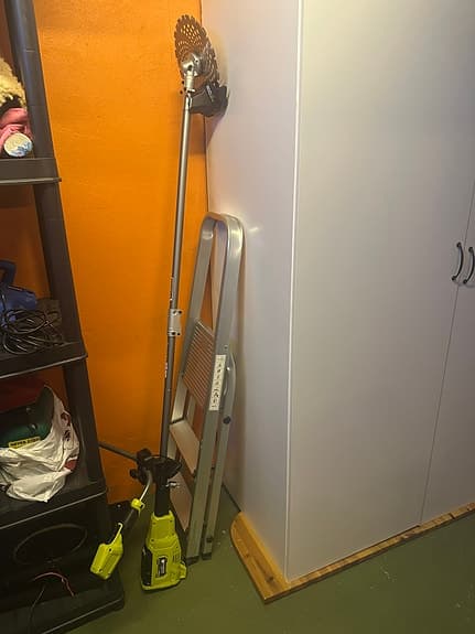 Röjsåg i nyskick, slytrimmer grästrimmer