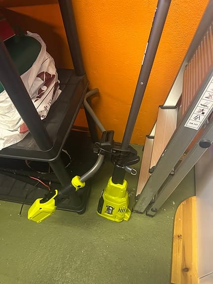 Röjsåg i nyskick, slytrimmer grästrimmer