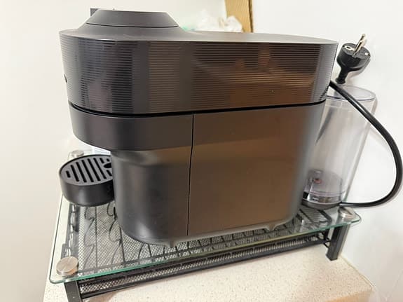 Nespresso Vertuo Pop kaffemaskin svart+ Holder